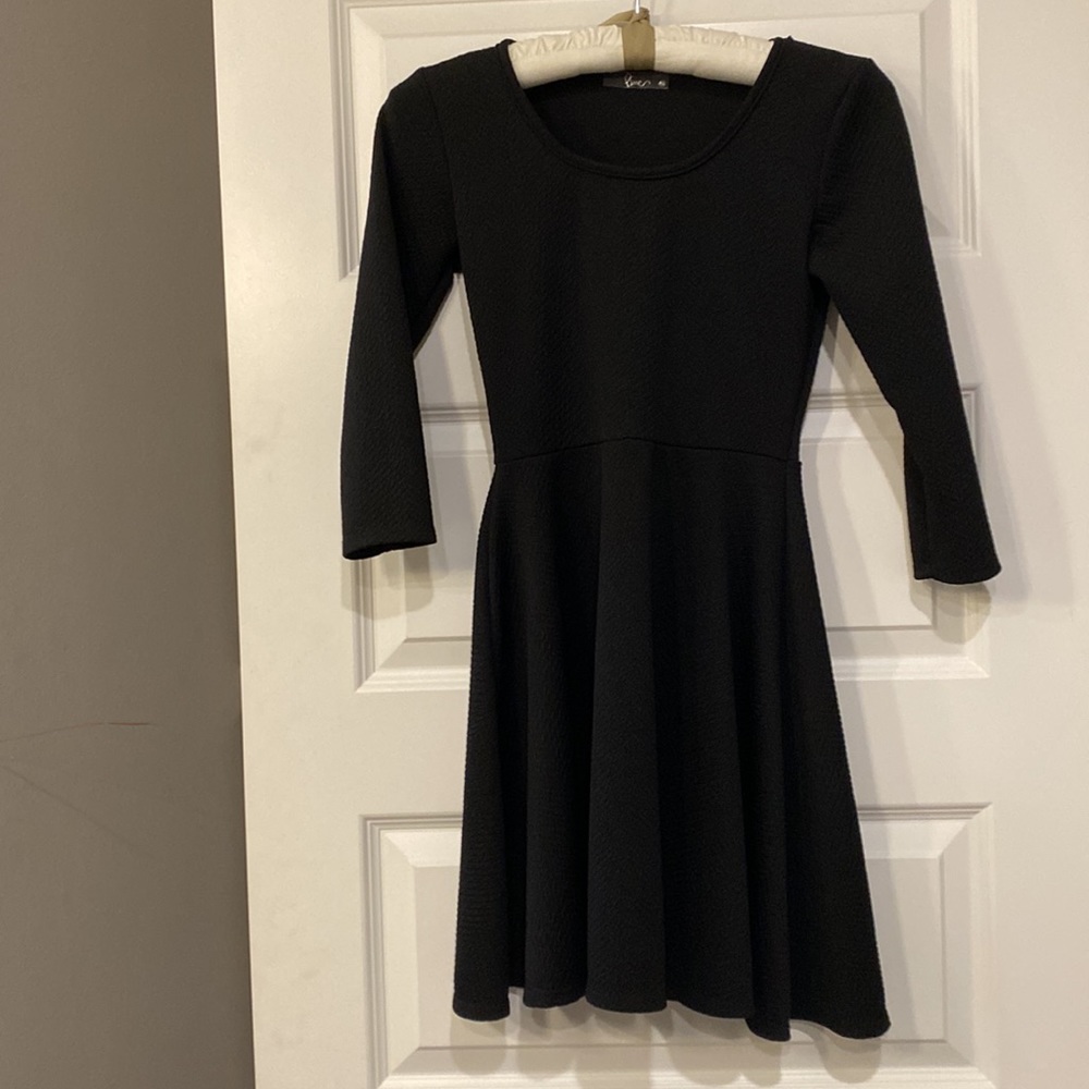 PINC BLACK 👗Round Neck Long Sleeve Midi Dress - SIZE: Medium - Flared Botton 👗